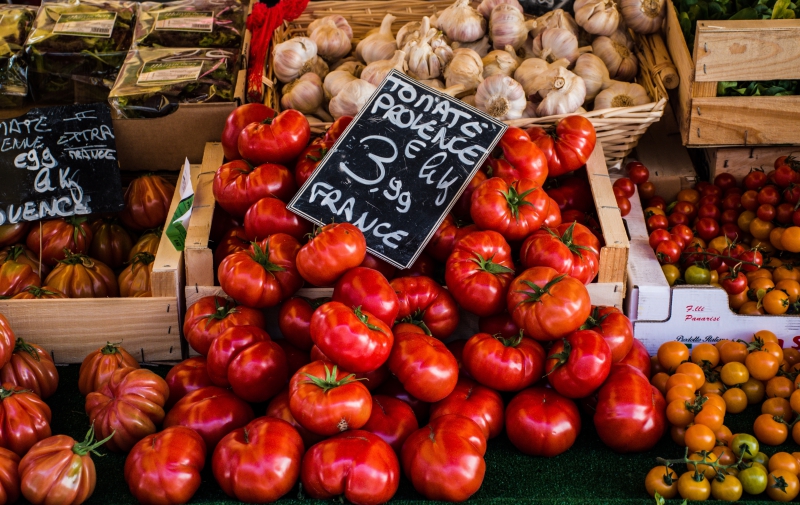 epicerie-LA TURBIE-min_tomatoes-4050245